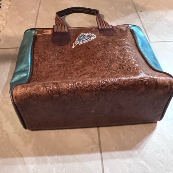 Consuela Tote - Picture 7 of 10